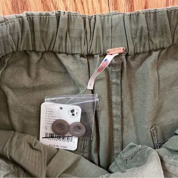 NWT Free People Hard Rain Gaucho Cropped Cargo Pants Washed Pine Size 0 - Picture 13 of 13